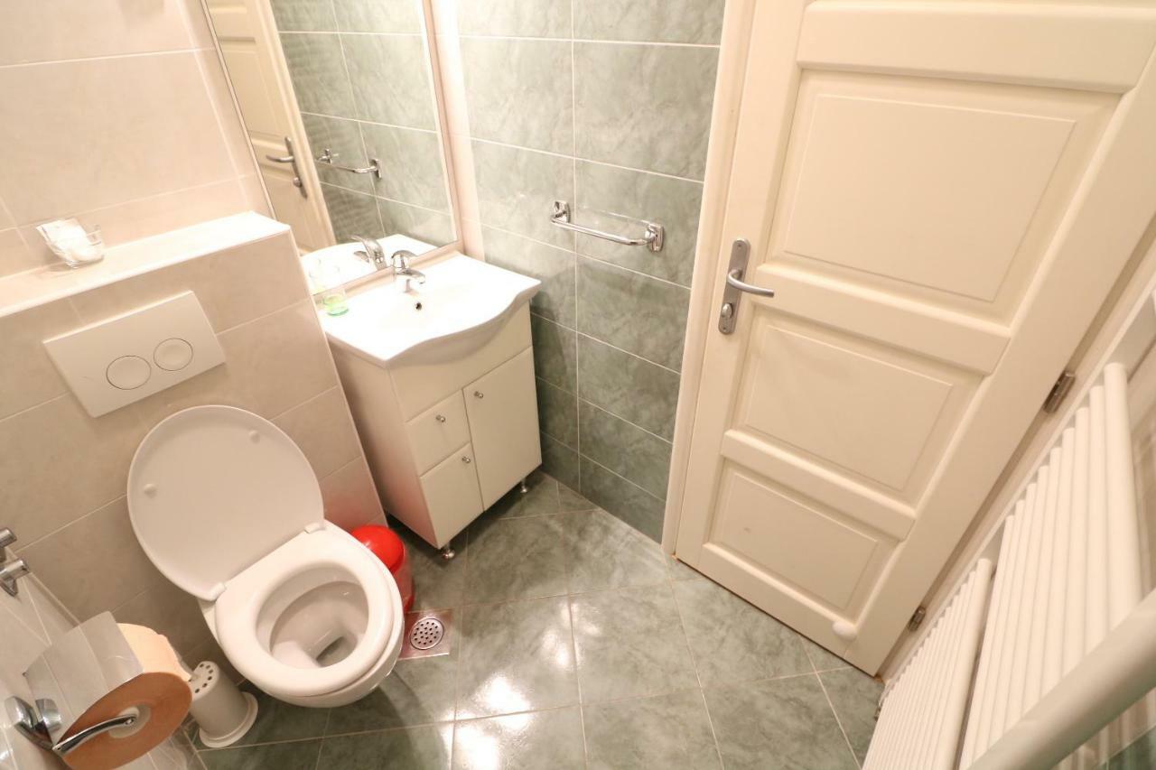 Apartment & Rooms Three Angels バスカ 部屋 写真